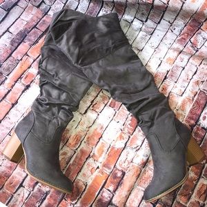 Journee collection boots 9 wide calf grey NEW WOME